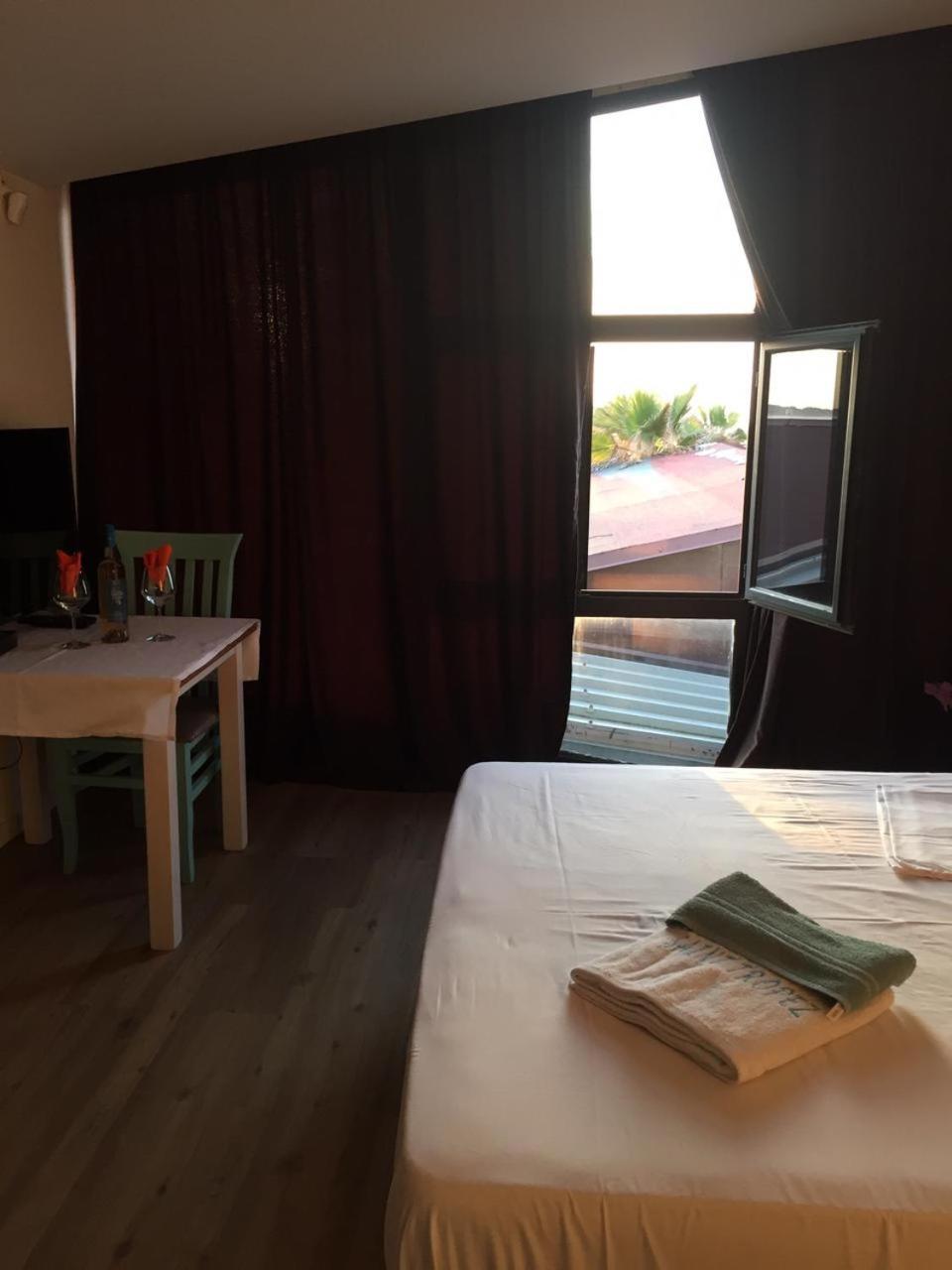 Saint Tropez Durres Hotel Bisht Kamez Exterior foto